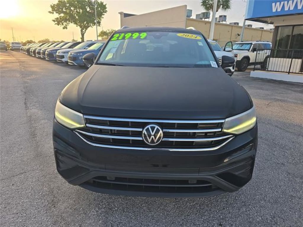 Used 2024 Volkswagen Tiguan 2.0T SE SUV