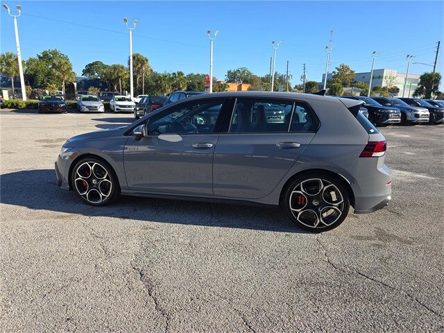 2025 Volkswagen Golf GTI Autobahn photo 4