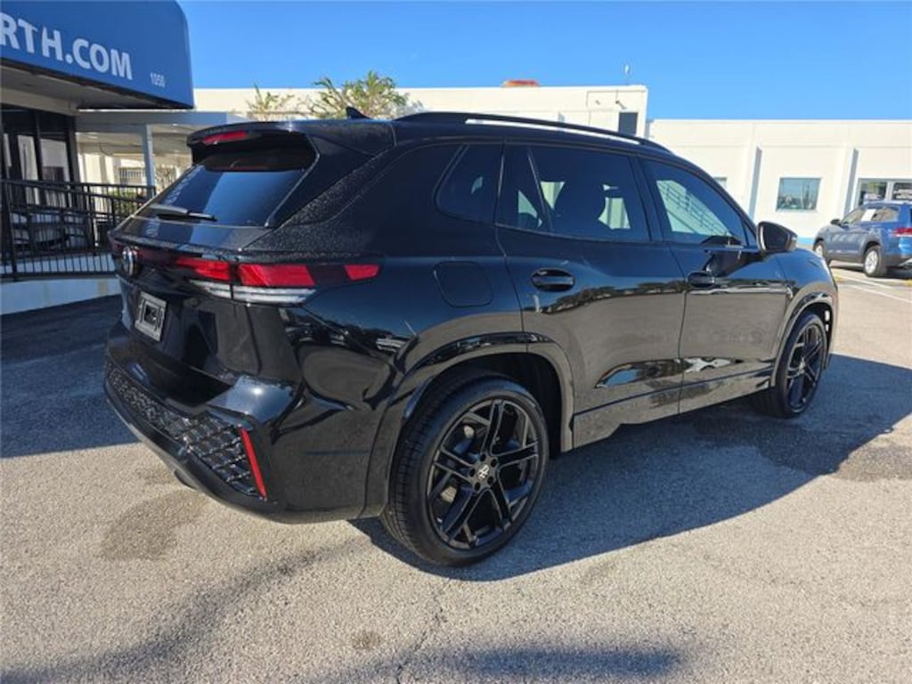 New 2026 Volkswagen Tiguan 2.0T SE R-Line Black SUV