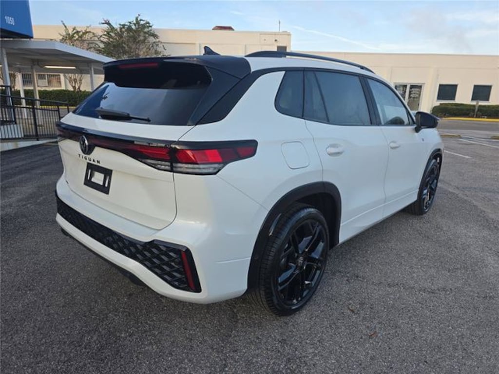 New 2026 Volkswagen Tiguan 2.0T SE R-Line Black SUV