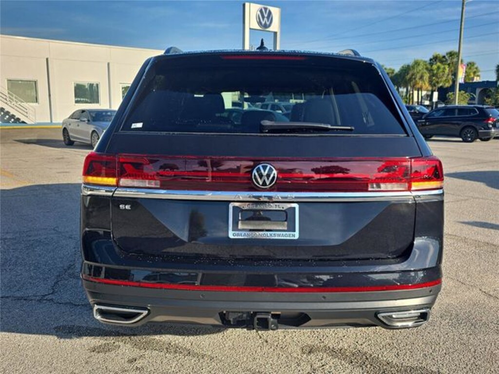 Used 2025 Volkswagen Atlas 2.0T SE w/Technology SUV