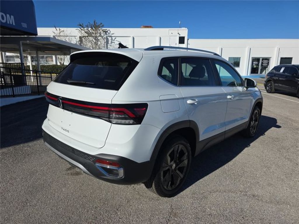 New 2026 Volkswagen Taos 1.5T SE SUV