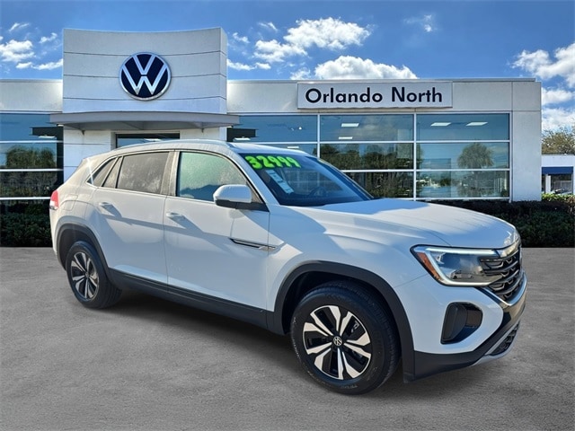 2025 Volkswagen Atlas Cross Sport SE's photo