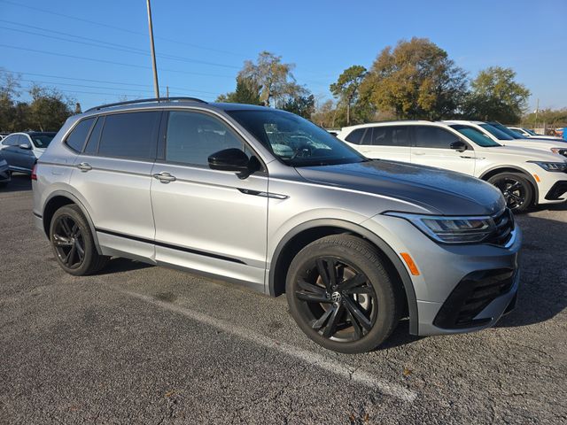 2023 Volkswagen Tiguan SE R-LINE BLACK
