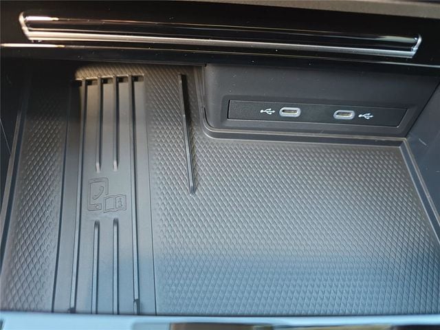 2026 Volkswagen Atlas SE w/Tech - Photo 18