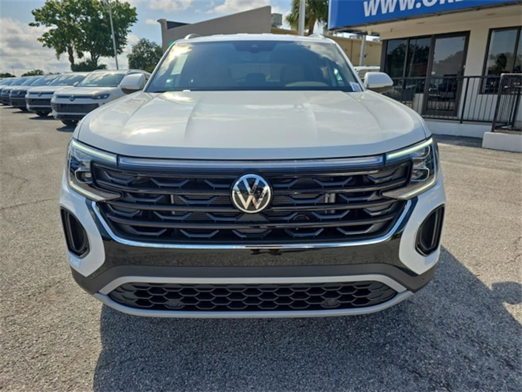 New 2026 Volkswagen Atlas Cross Sport 2.0T SE w/Technology SUV