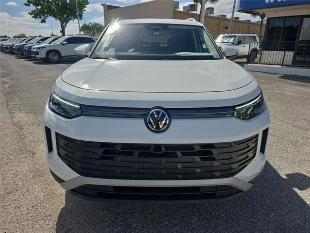 New 2026 Volkswagen Tiguan 2.0T SE SUV