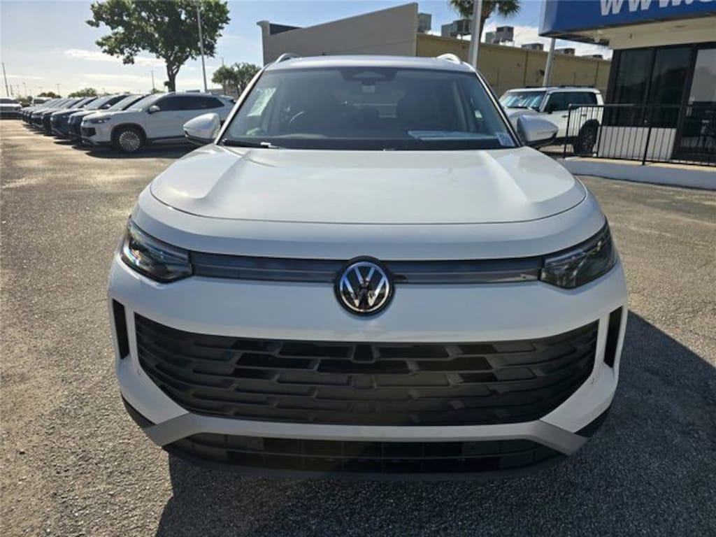 New 2026 Volkswagen Tiguan 2.0T SE SUV