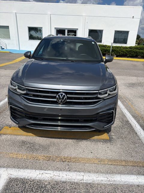 2023 Volkswagen Tiguan 2.0T SEL R-Line 4Motion's photo