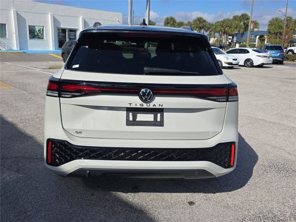New 2026 Volkswagen Tiguan 2.0T SE R-Line Black SUV