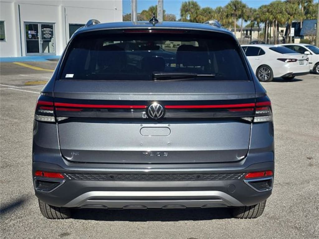 New 2026 Volkswagen Taos 1.5T SE SUV