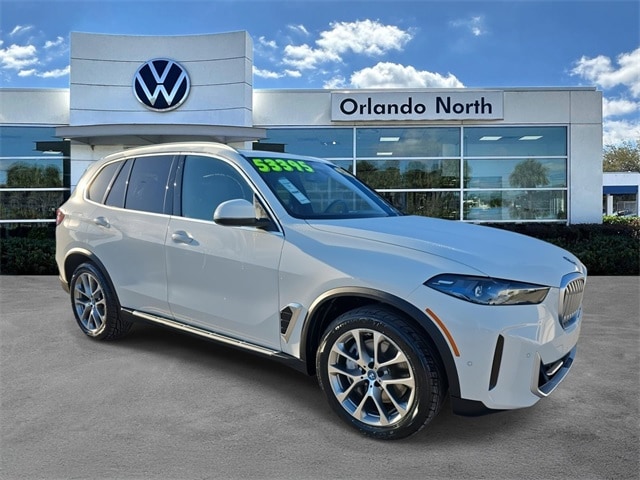 2025 BMW X5 50e's photo