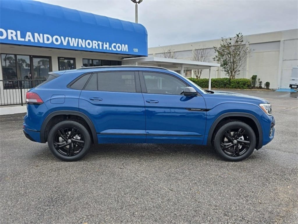 New 2025 Volkswagen Atlas Cross Sport 2.0T SEL R-Line Black SUV