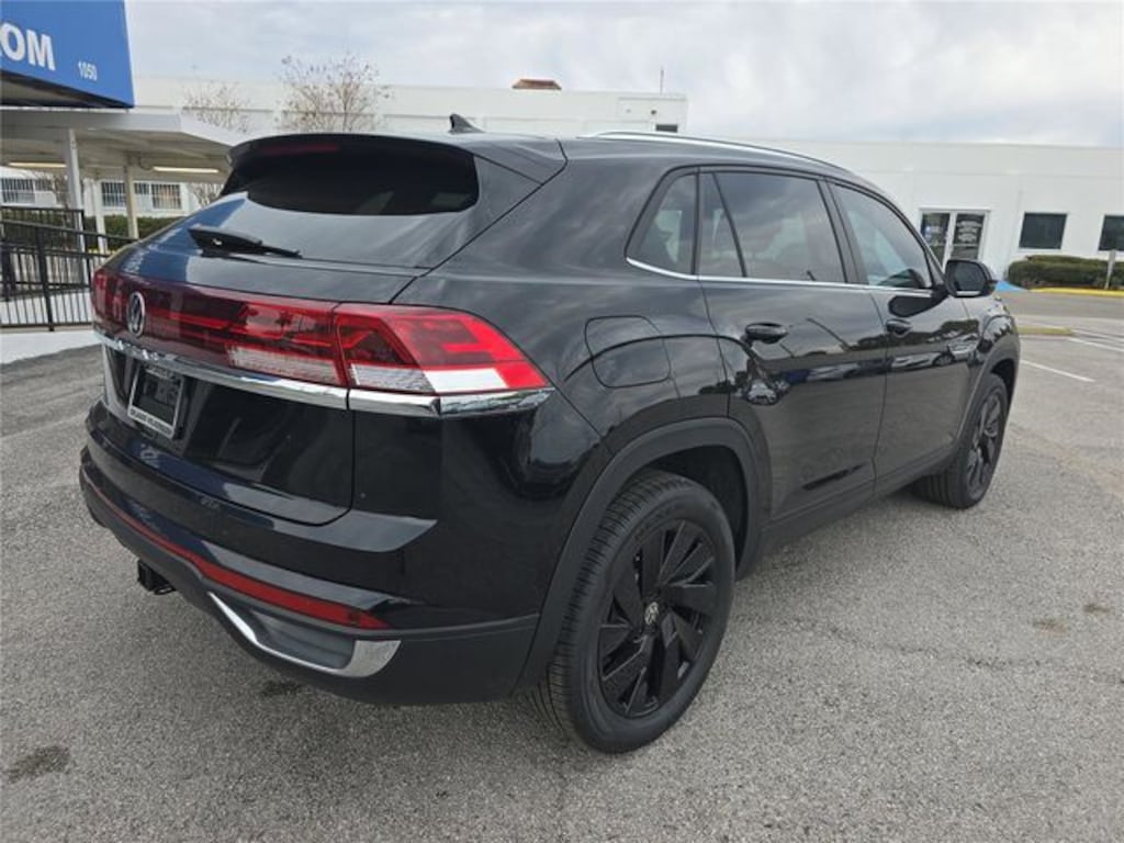 New 2026 Volkswagen Atlas Cross Sport 2.0T SE w/Technology SUV