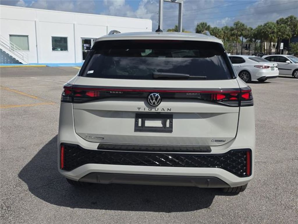 New 2026 Volkswagen Tiguan 2.0T SEL R-Line Turbo SUV