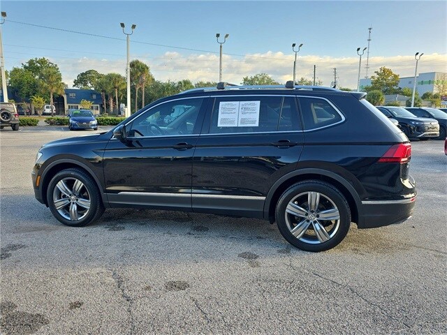 2021 Volkswagen Tiguan R-Line Black SEL photo 4