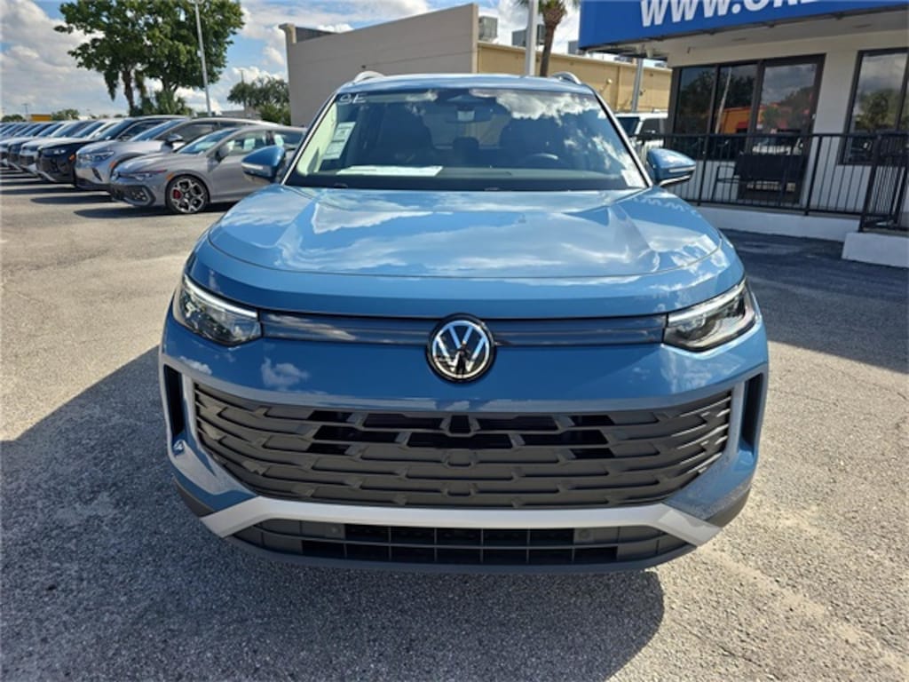 New 2026 Volkswagen Tiguan 2.0T SE SUV