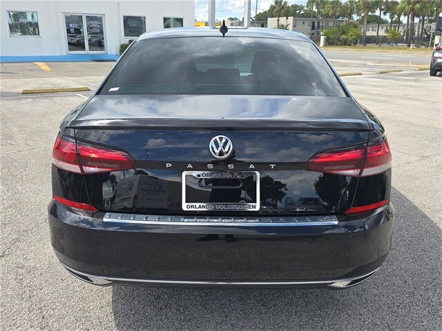 2021 Volkswagen Passat 2.0T SE photo 3