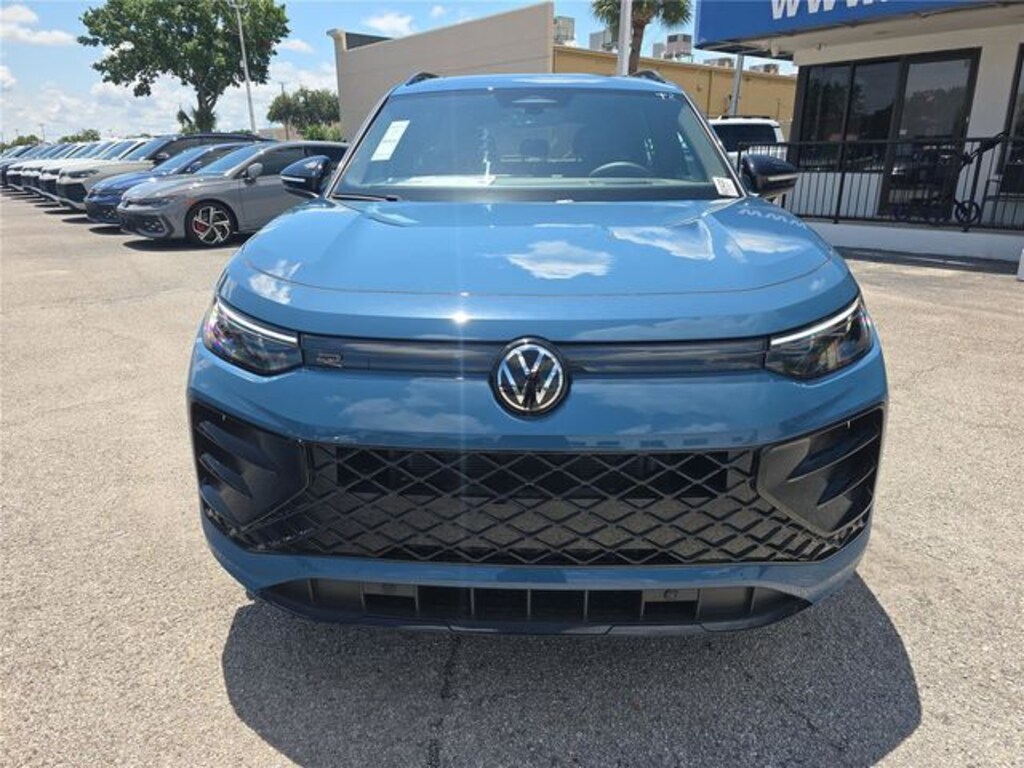 New 2026 Volkswagen Tiguan 2.0T SE R-Line Black SUV