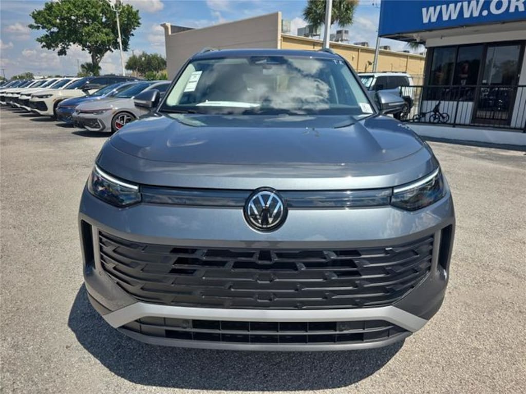 New 2026 Volkswagen Tiguan 2.0T SE SUV