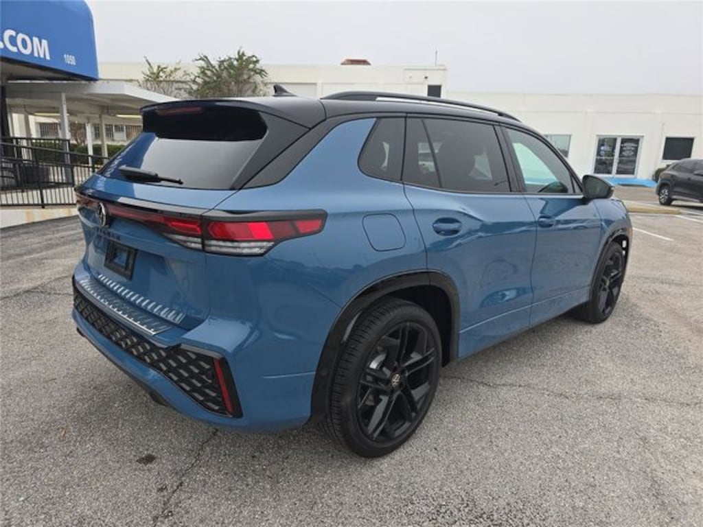 New 2026 Volkswagen Tiguan 2.0T SE R-Line Black SUV