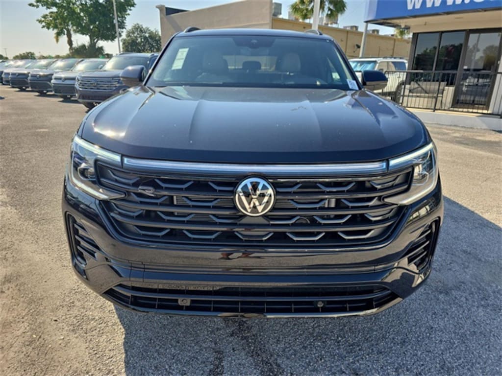 New 2025 Volkswagen Atlas Cross Sport 2.0T SEL R-Line Black SUV