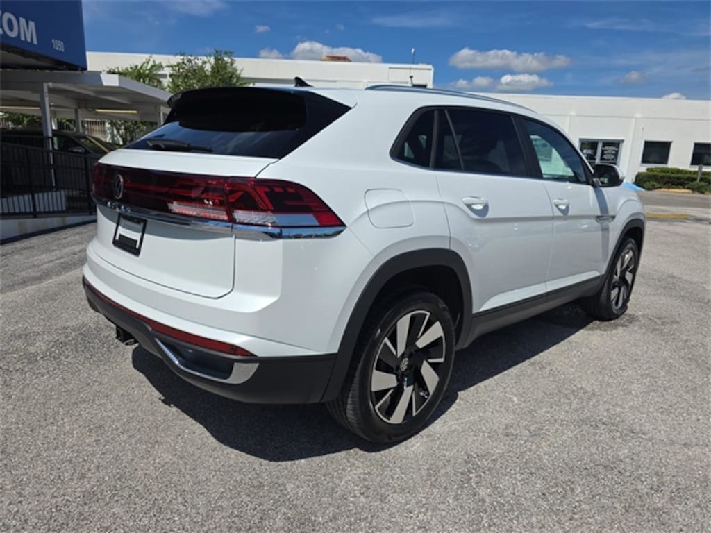 New 2026 Volkswagen Atlas Cross Sport 2.0T SE w/Technology SUV