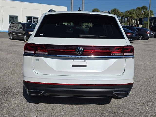 2026 Volkswagen Atlas SE photo 4