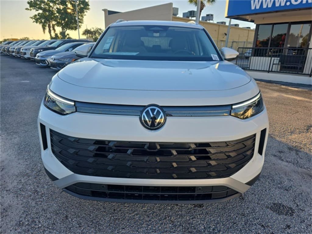 New 2026 Volkswagen Tiguan 2.0T SE SUV