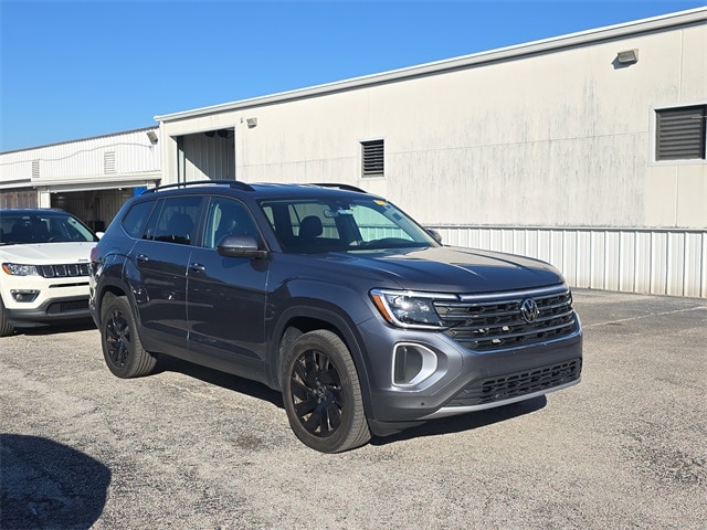 2024 Volkswagen Atlas SE w/Tech's photo