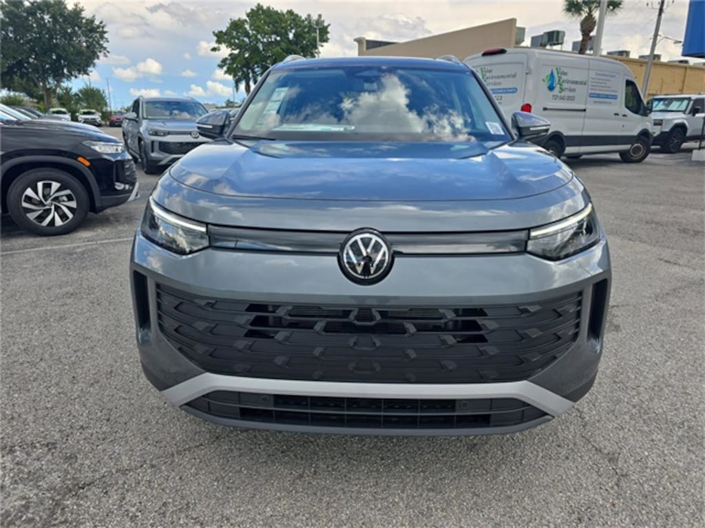 New 2025 Volkswagen Tiguan 2.0T SE SUV