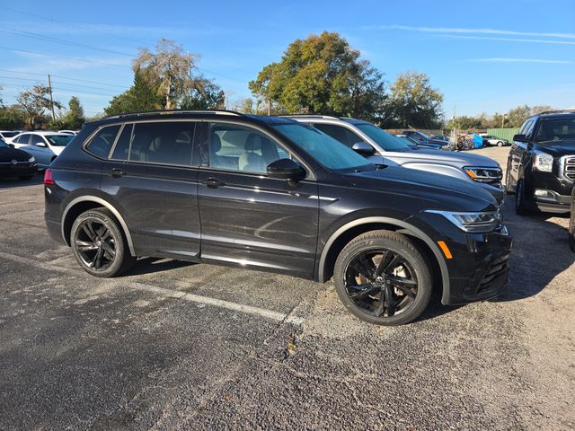 2023 Volkswagen Tiguan SE R-LINE BLACK