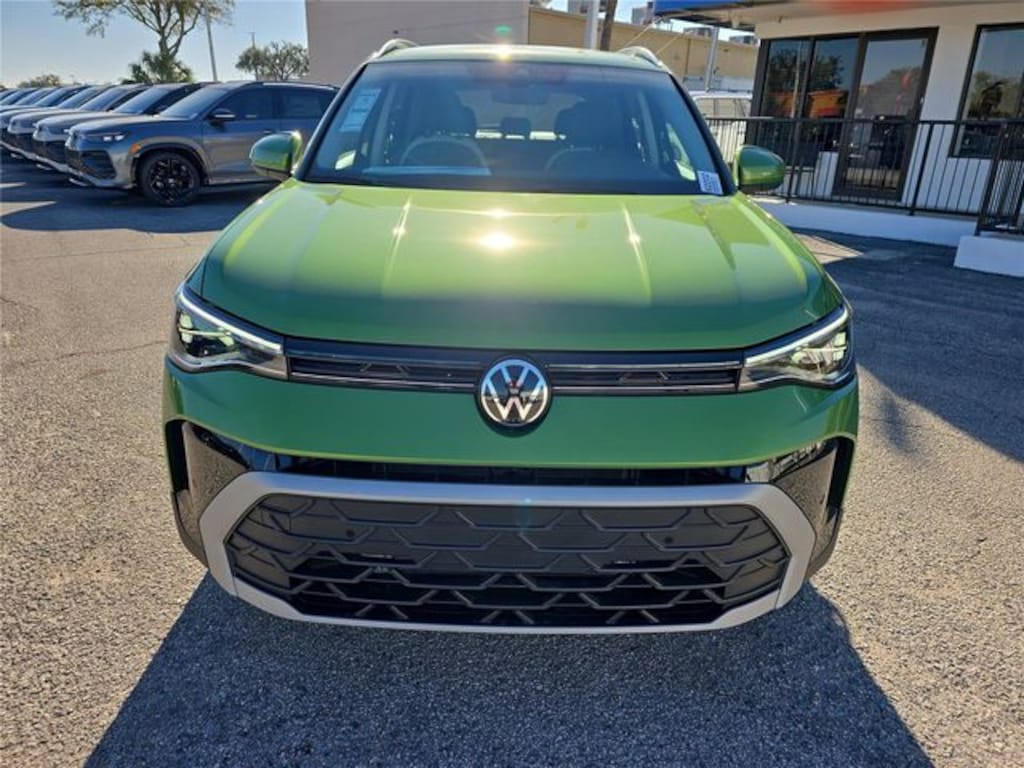 New 2026 Volkswagen Taos 1.5T SE SUV