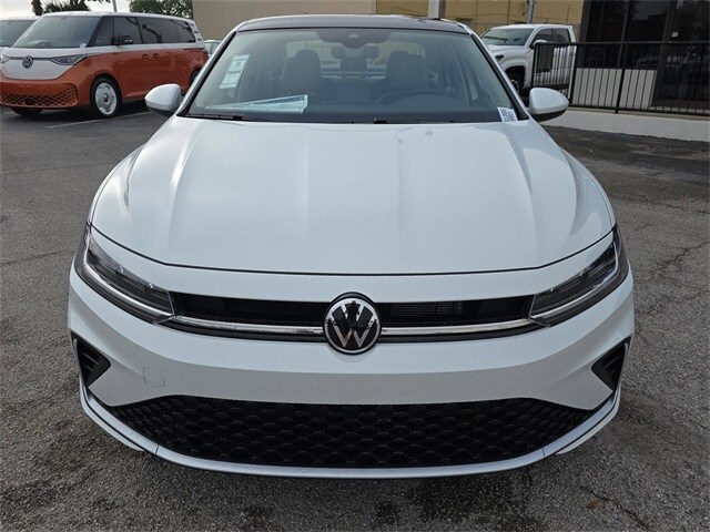 2025 Volkswagen Jetta SE photo 2