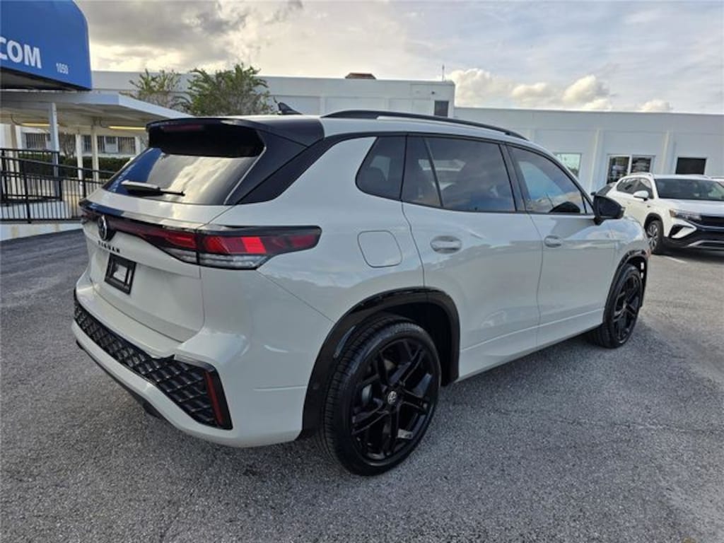 New 2026 Volkswagen Tiguan 2.0T SE R-Line Black SUV