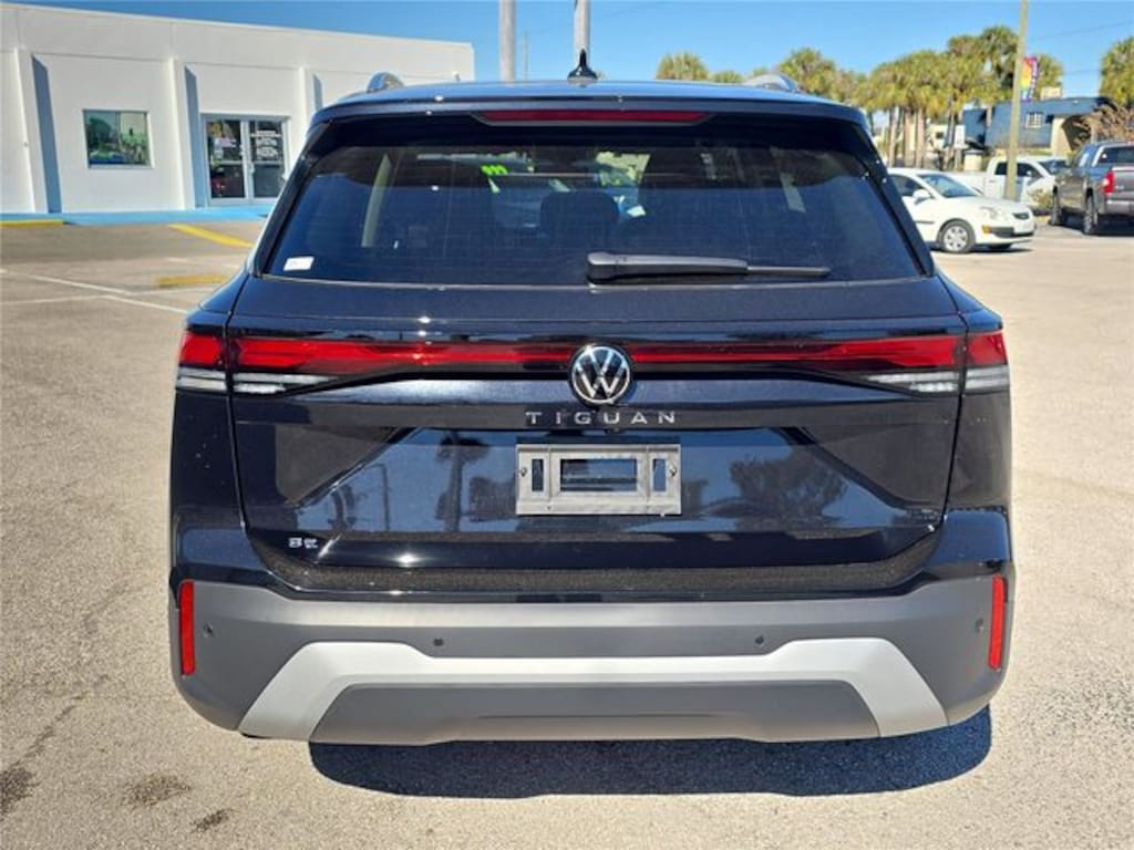 New 2026 Volkswagen Tiguan 2.0T SE SUV