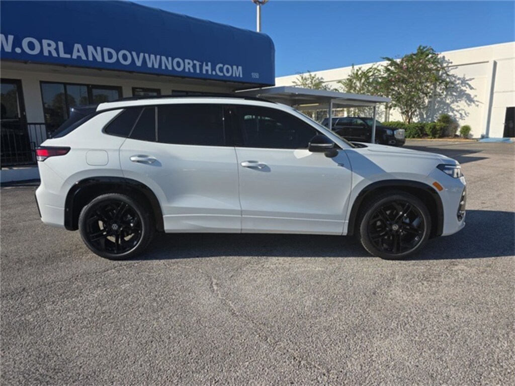 New 2025 Volkswagen Tiguan 2.0T SE R-Line Black SUV