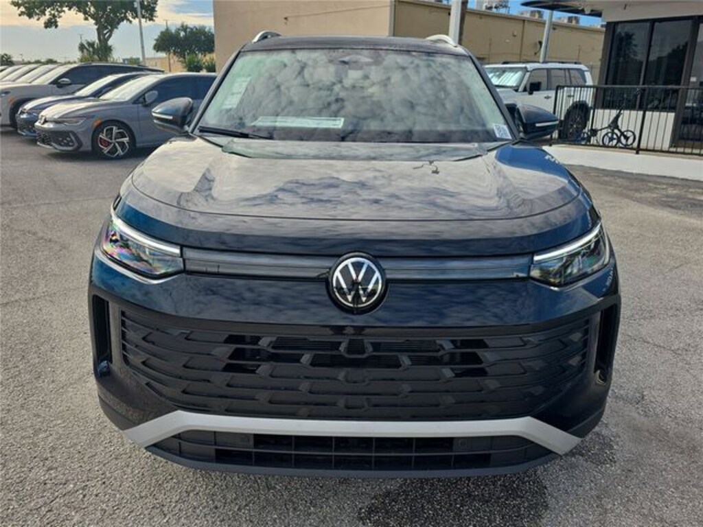 New 2026 Volkswagen Tiguan 2.0T SE SUV