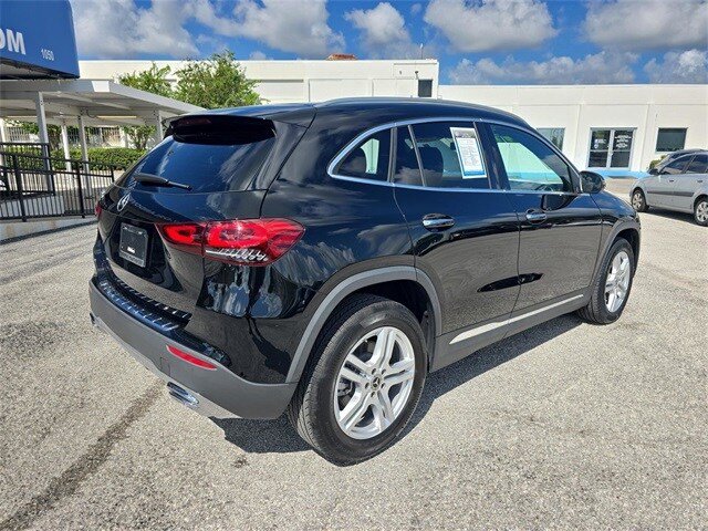 2022 Mercedes Benz GLA 250 photo 2