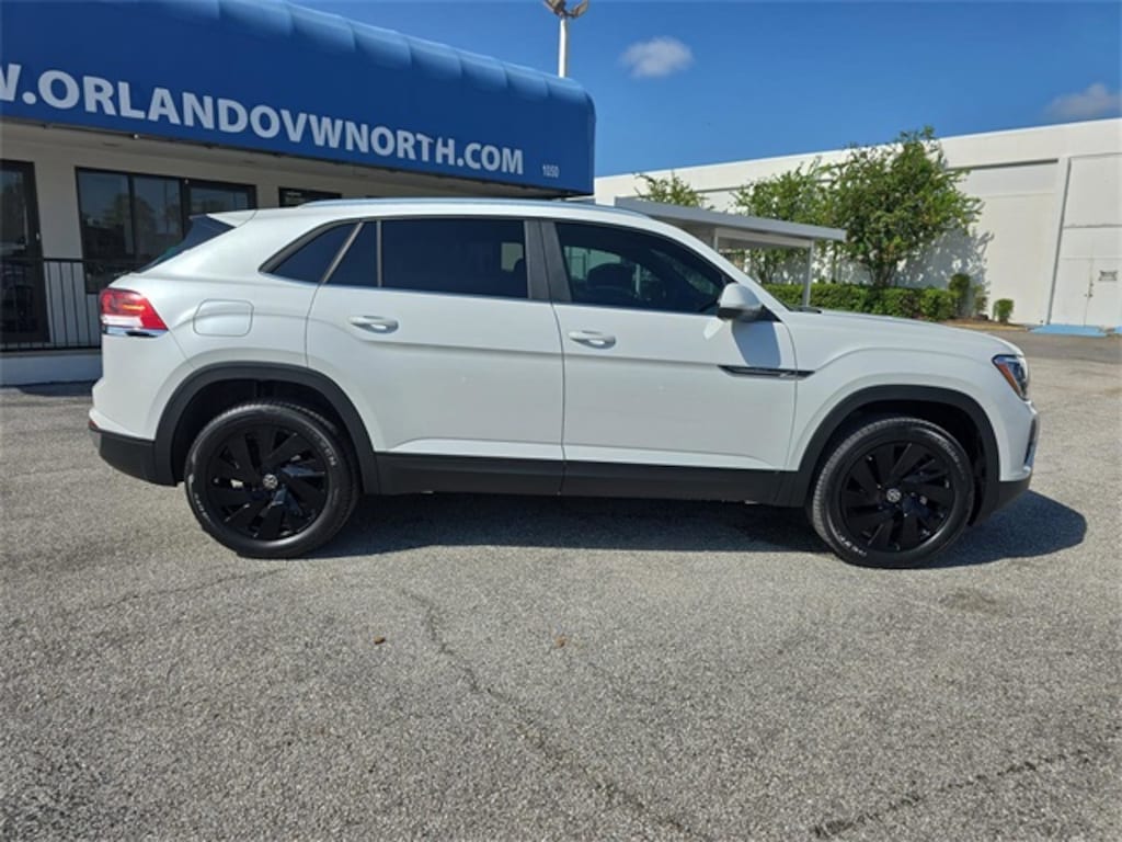 New 2026 Volkswagen Atlas Cross Sport 2.0T SE w/Technology SUV