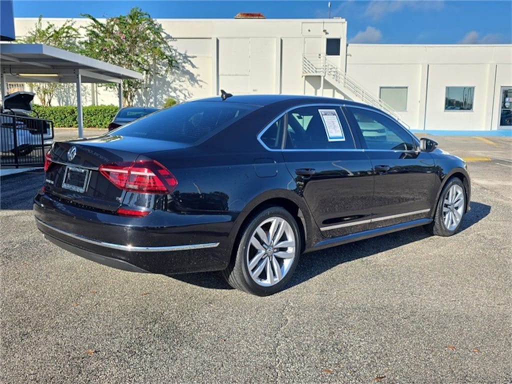 Used 2017 Volkswagen Passat 1.8T SE Sedan