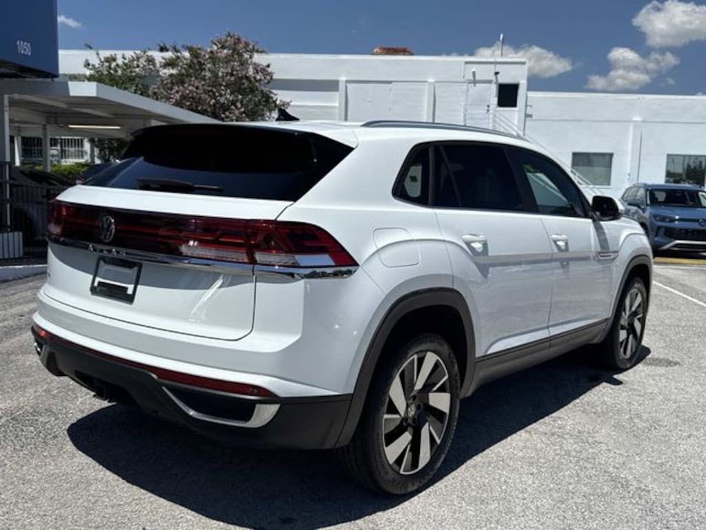 Used 2025 Volkswagen Atlas Cross Sport 2.0T SE w/Technology SUV