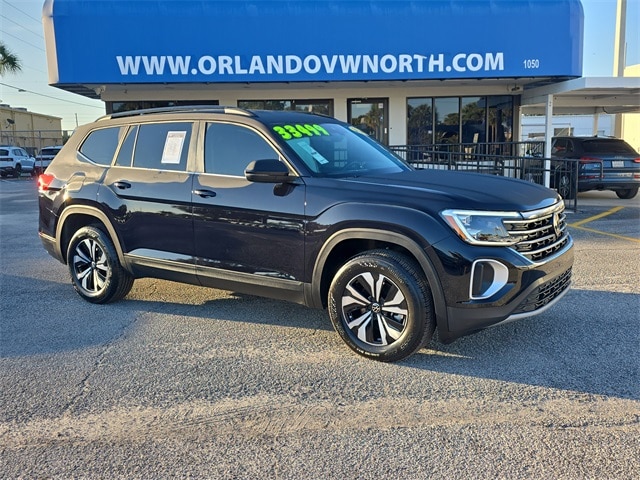 2024 Volkswagen Atlas SE's photo