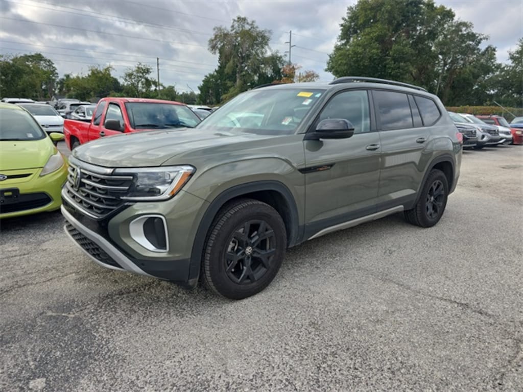 Used 2025 Volkswagen Atlas 2.0T Peak Edition SUV
