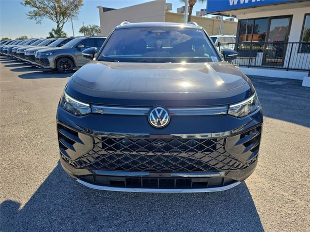 New 2026 Volkswagen Tiguan 2.0T SEL R-Line Turbo SUV