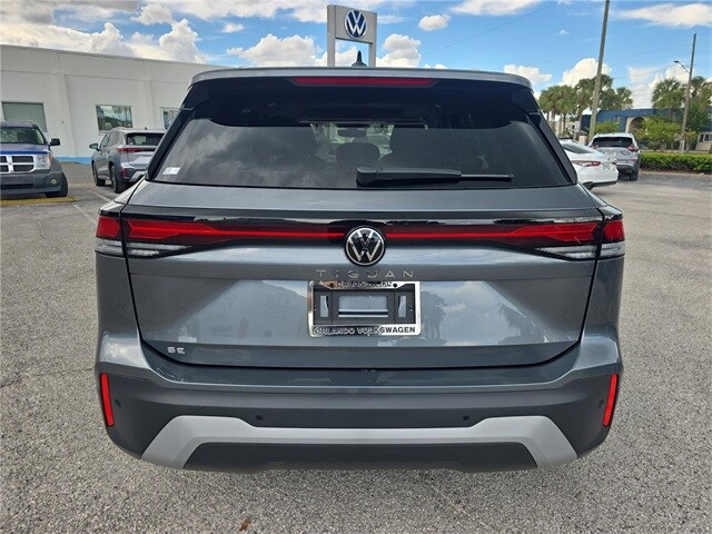 2025 Volkswagen Tiguan SE photo 3