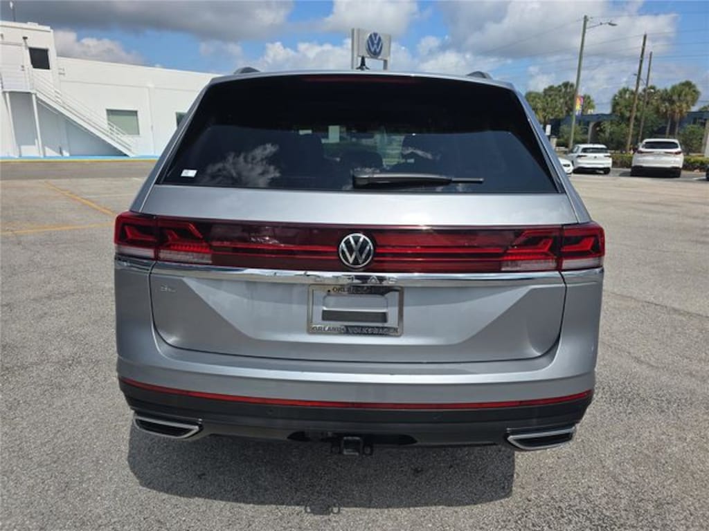 Used 2025 Volkswagen Atlas 2.0T SE w/Technology SUV