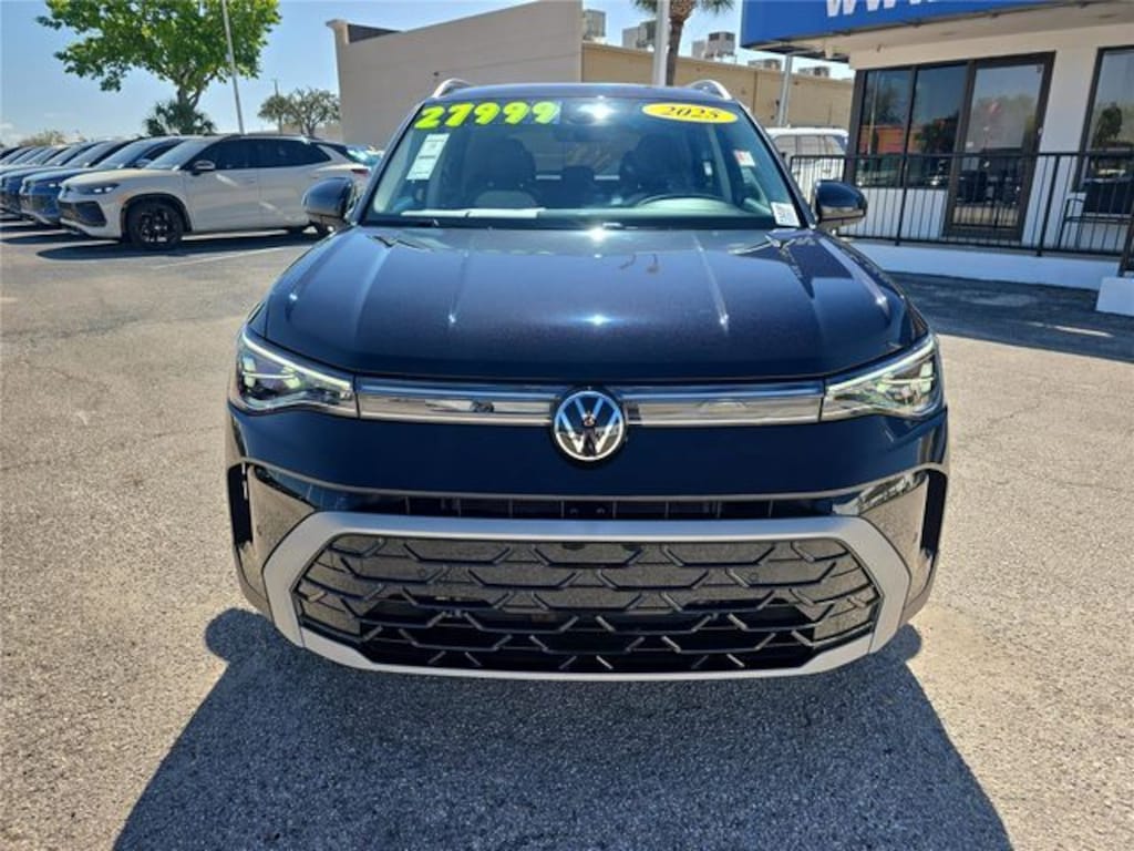 Used 2025 Volkswagen Taos 1.5T SEL SUV