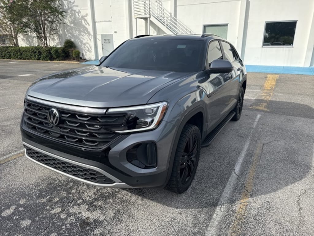 Used 2024 Volkswagen Atlas Cross Sport 2.0T SE w/Technology SUV