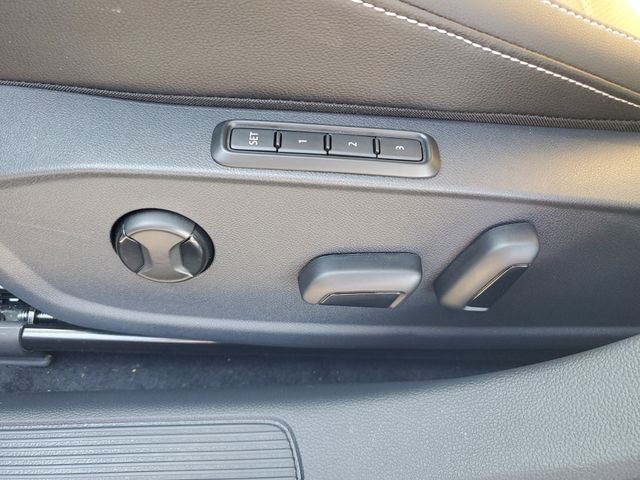 2026 Volkswagen Jetta SEL - Photo 17